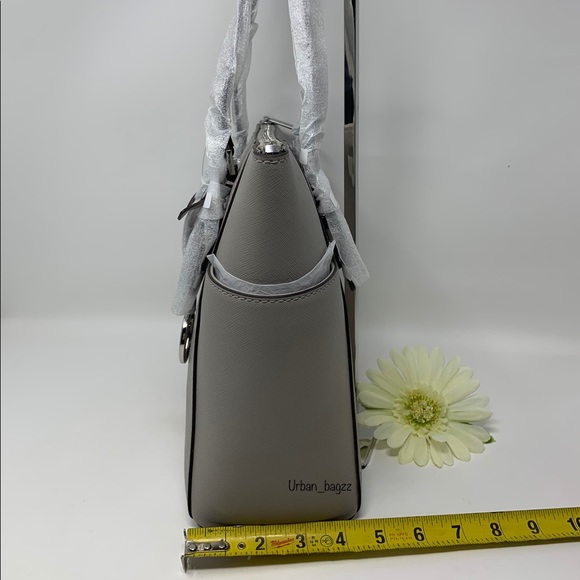 Michael Kors Charlotte Large Top Zip Tote - Picture 3 of 8